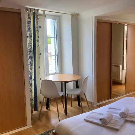 La Le Notre Apartment *